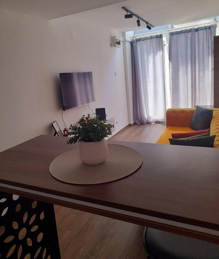 Limone Apartmani Ni Exteriör bild